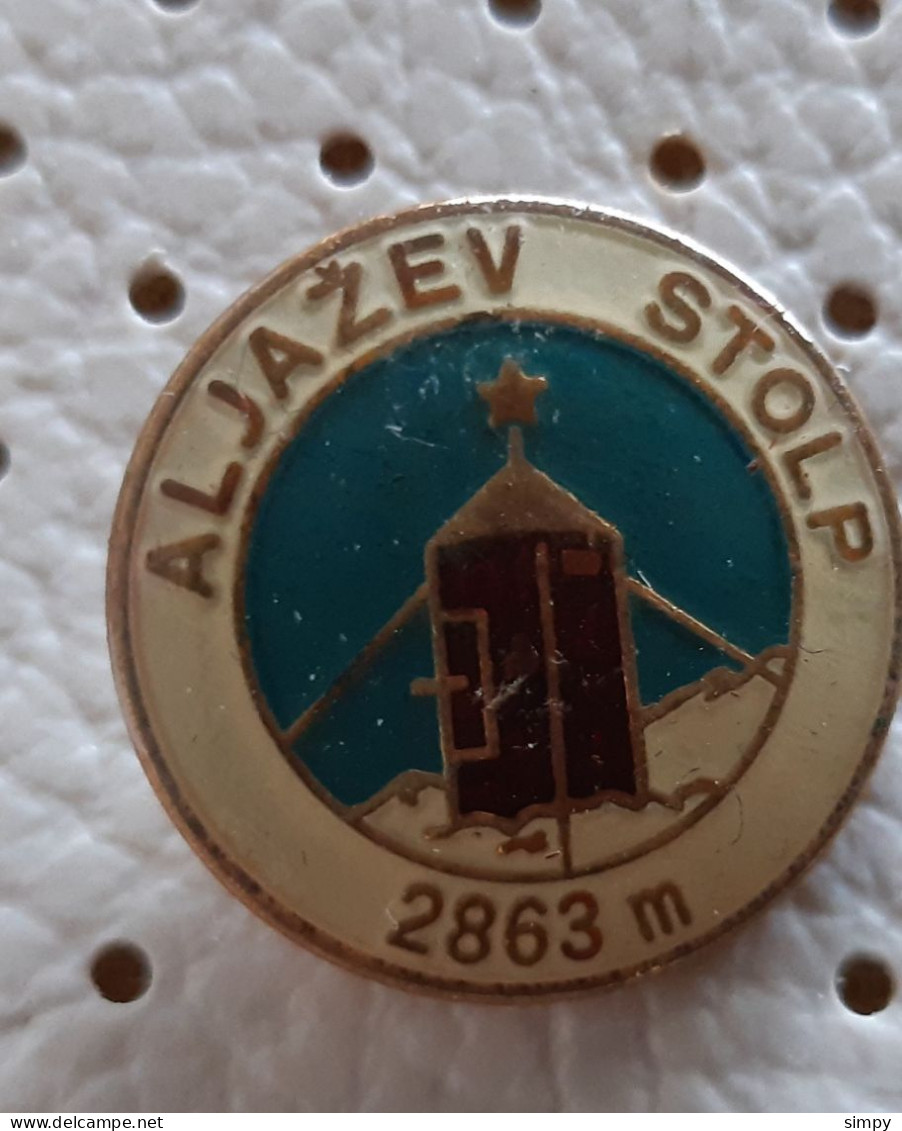 Triglav 2863 Aljazev Stolp Aljaz Tower  Alpinism, Mountaineering Slovenia  Pin - Alpinisme