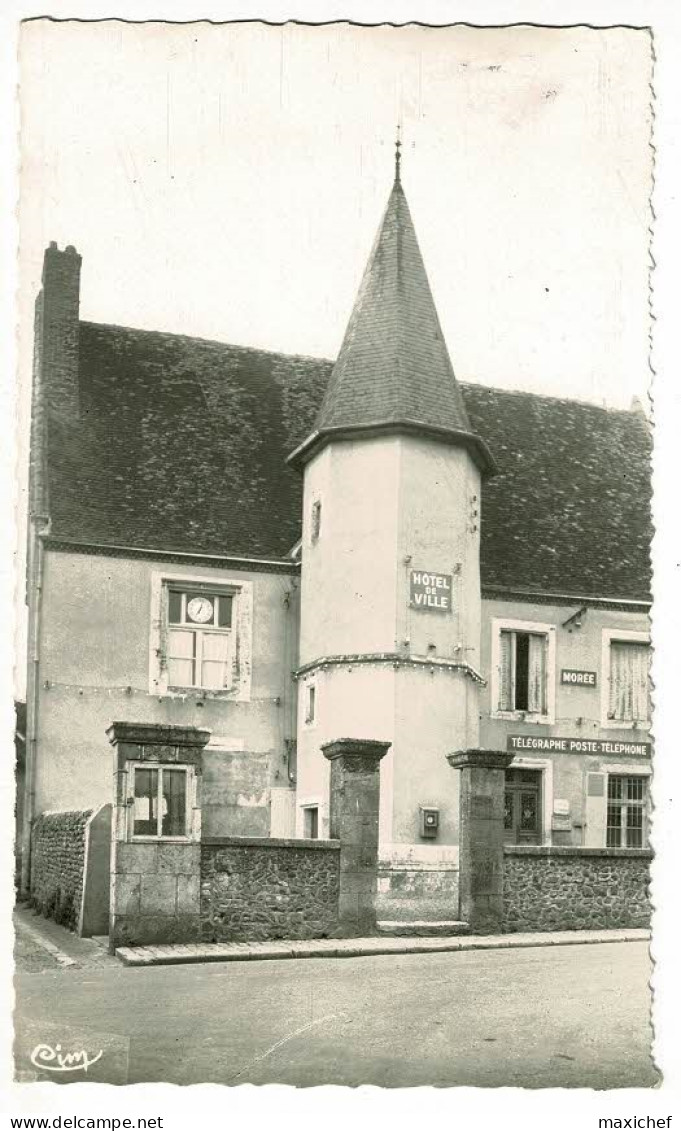 Morée - La Mairie (Bureau De Poste à L'arrière Plan) Circulé Sans Date, Sous Enveloppe - Moree