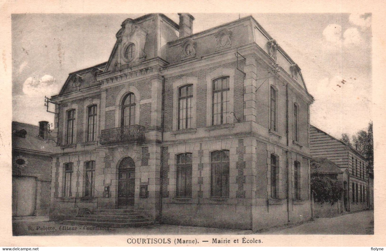 Courtisols - La Mairie Et Les écoles - Courtisols