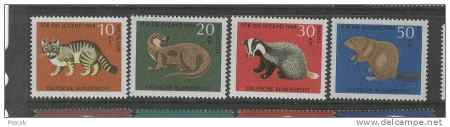 Yvert 414 / 417 ** Neufs MNH Animaux Chat Sauvage Loutre Blaireau Castor - Ungebraucht