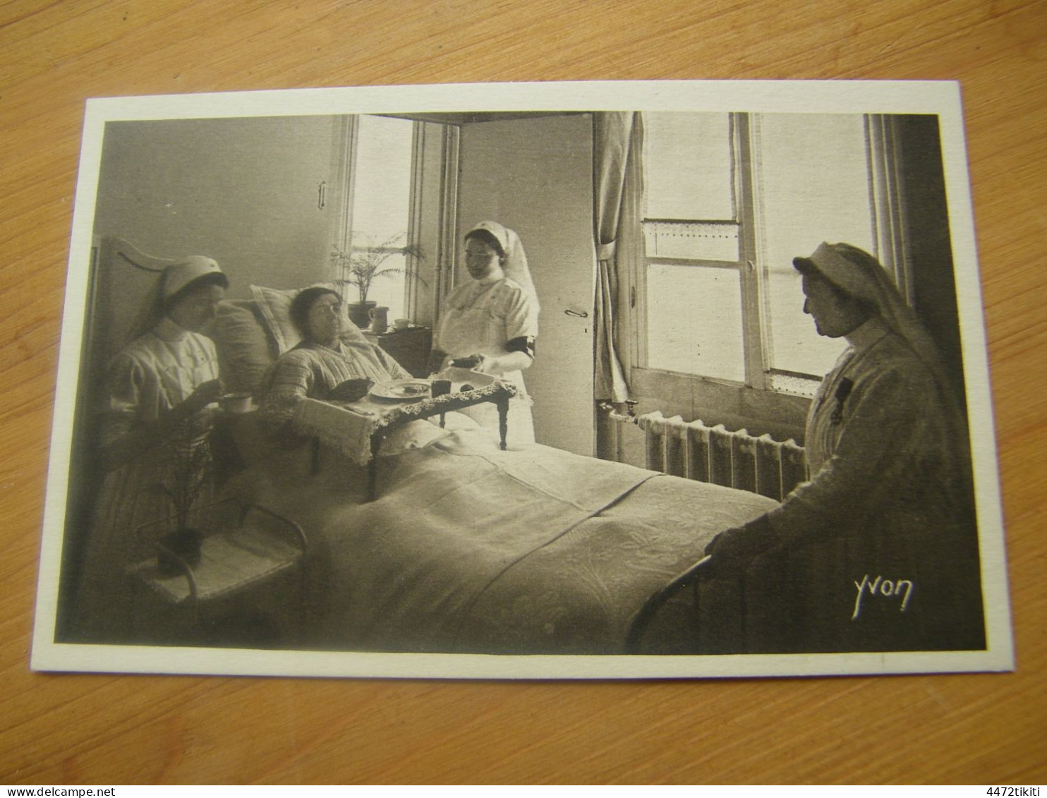 CPA - Hôpital Ecole - Société De Secours Aux Blessés Militaires - Chambre De Malade - 1918 - SUP  (HA 38) - Santé