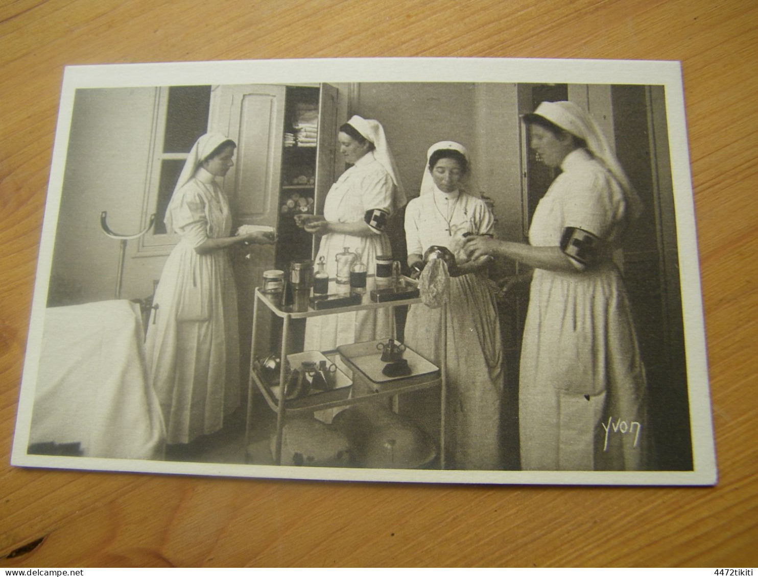 CPA - Hôpital Ecole - Société De Secours Aux Blessés Militaires - Quelques Infirmières -  1918 - SUP (HA 40) - Santé