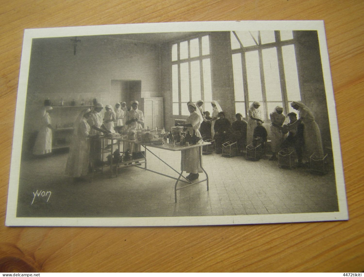 CPA - Hôpital Ecole - Société De Secours Aux Blessés Militaires - Séance De Pansements -  1918 - SUP (HA 42) - Santé