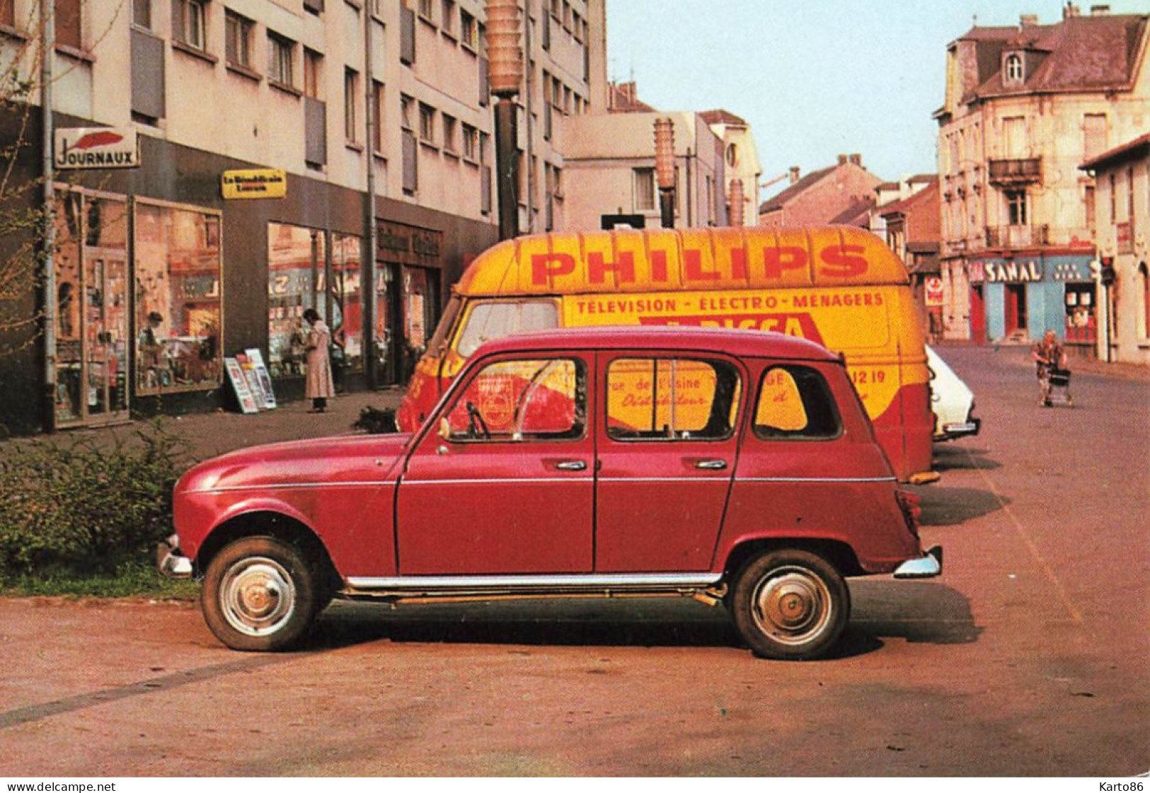 Talange * Automobile Ancienne Renault 4L Renault Rouge * Le Centre Commercial * Droguerie Journaux Presse Camion PHILIPS - Talange