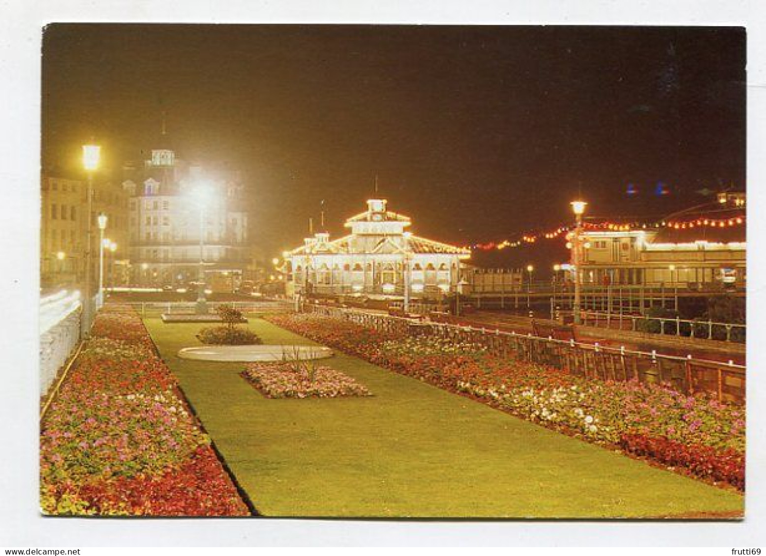 AK 131999 ENGLAND - Eastbourne - The Carpet Gardens By Night - Eastbourne