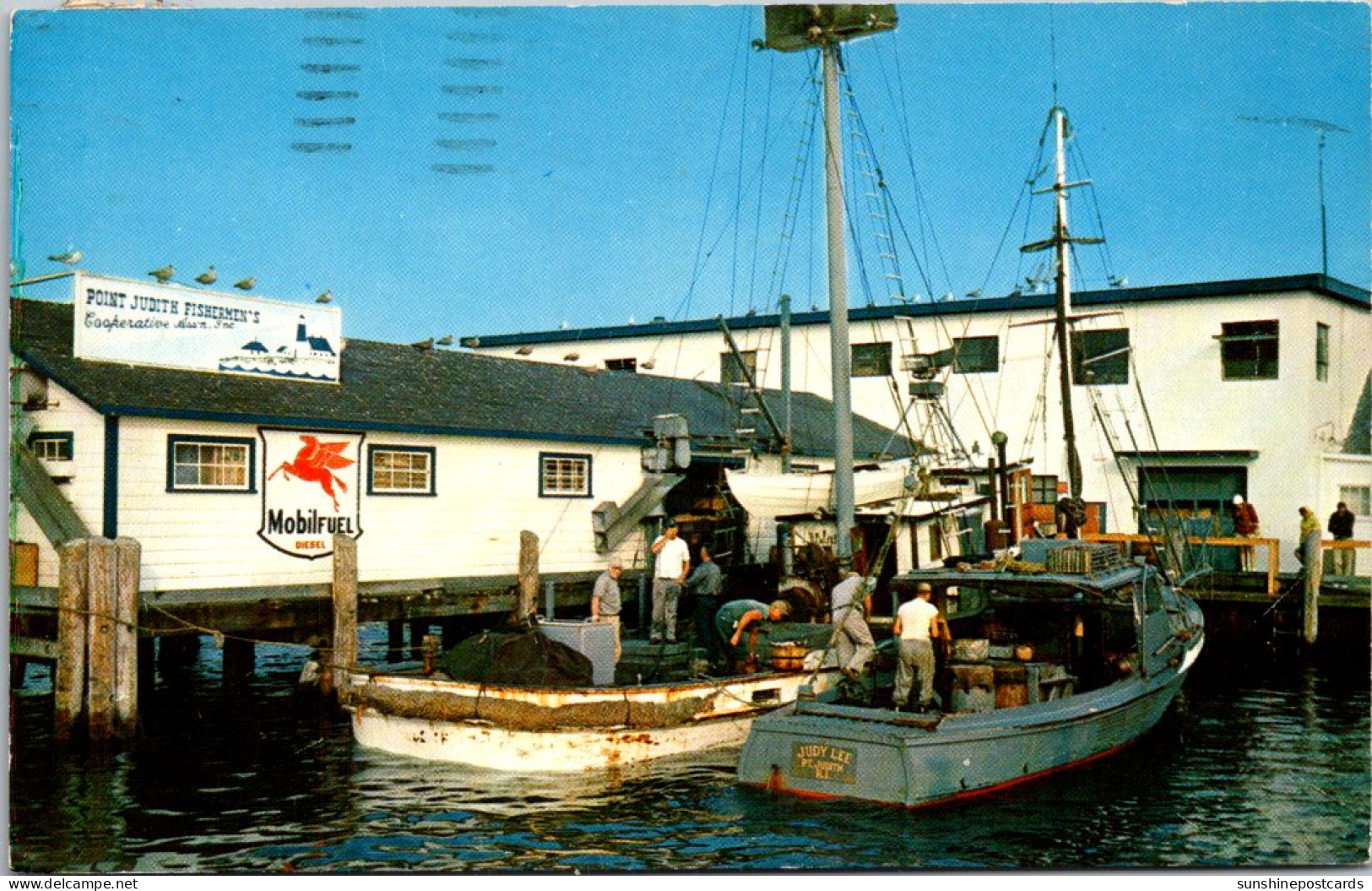 Rhode Island Galilee Fishermen Unloading Their Catch 1958 - Other & Unclassified