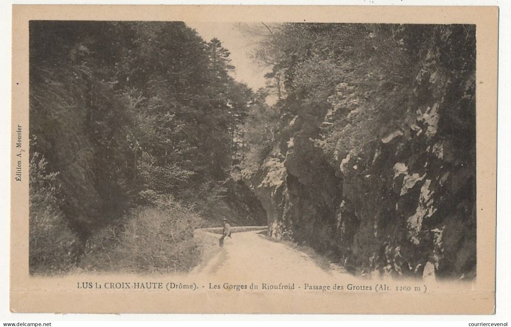 CPA - LUS-LA-CROIX-HAUTE (Drôme) - Les Gorges Du Rioufroid - Passage Des Grottes - Sonstige & Ohne Zuordnung