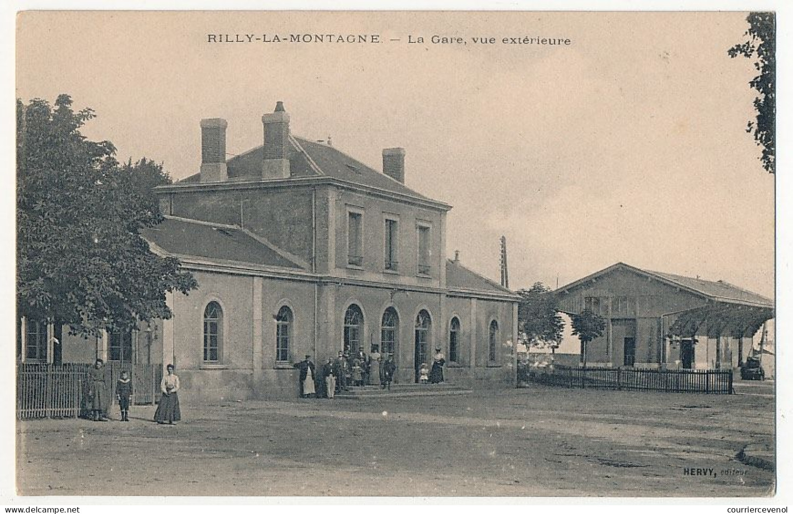 CPA - RILLY-LA-MONTAGNE (Marne) - La Gare, Vue Extérieure - Rilly-la-Montagne