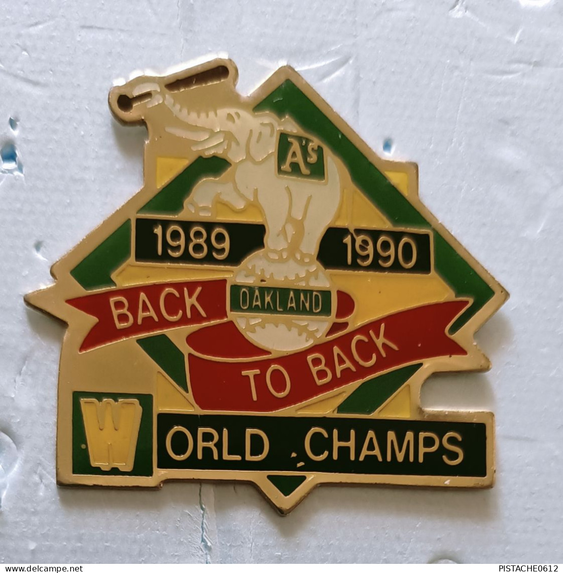 Pin's Sport Baseball Oakland 1989-1990 World Champs A's éléphant Signé  Peter David - Honkbal