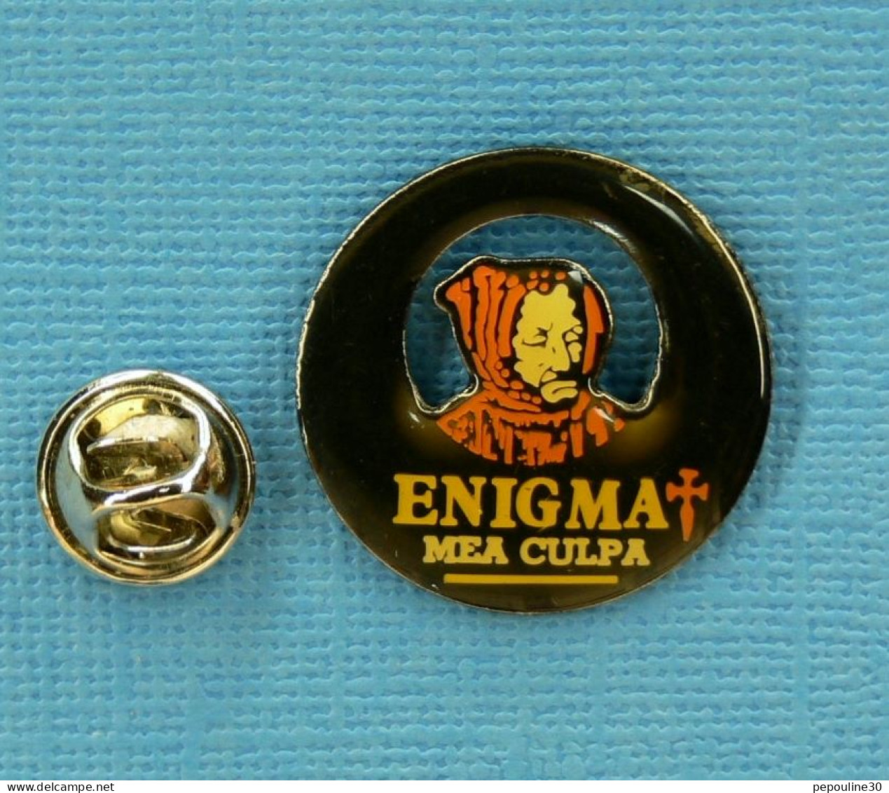 1 PIN'S //  ** GROUPE ALLEMAND NEW AGE " ENIGMA " MEA CULPA ** . (Formula Paris) - Personnes Célèbres