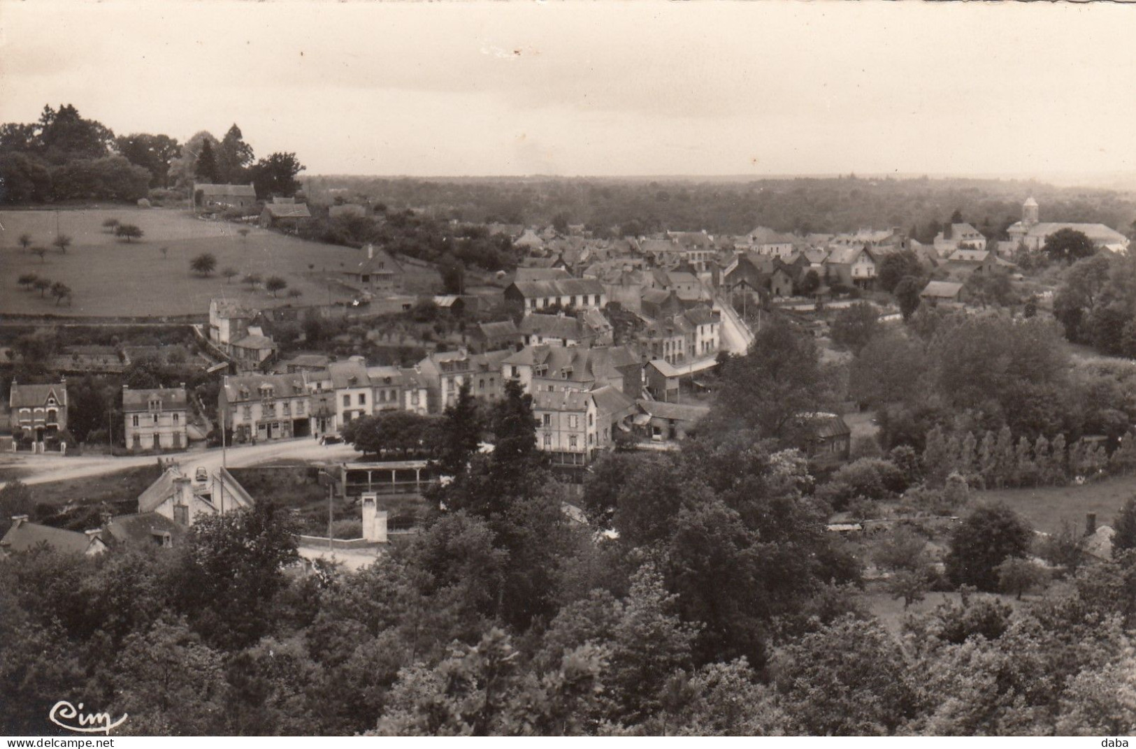 Le Gacilly.  Vue Panoramique - La Gacilly