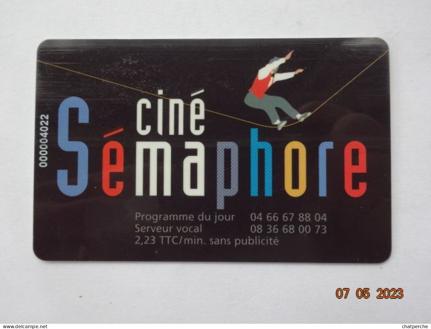 CINECARTE CARTE CINEMA CINE CARD BANDE MAGNETIQUE  CINEMA LE SEMAPHORE NIMES 30 GARD VERSO BLEU - Entradas De Cine