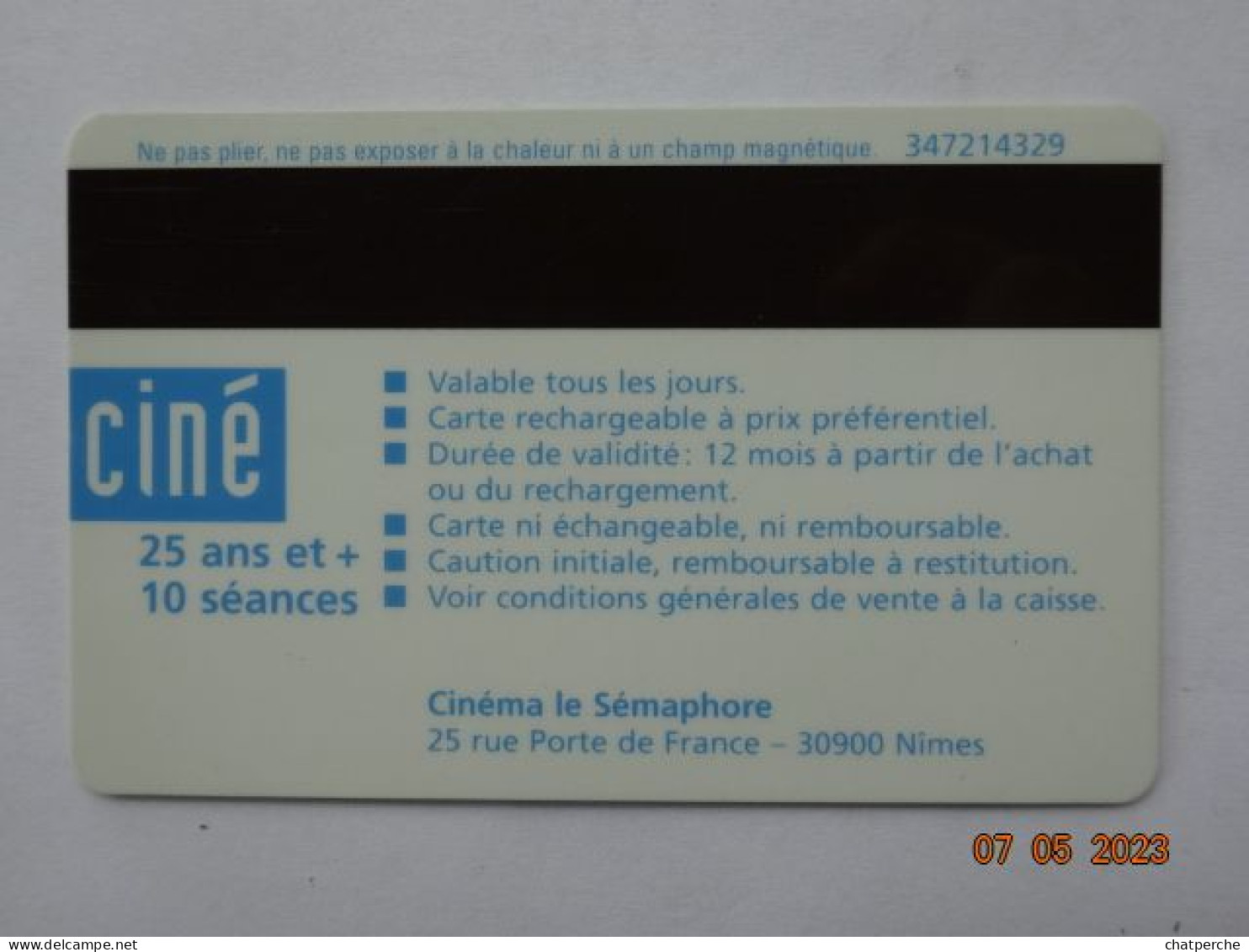 CINECARTE CARTE CINEMA CINE CARD BANDE MAGNETIQUE  CINEMA LE SEMAPHORE NIMES 30 GARD VERSO BLEU - Cinécartes