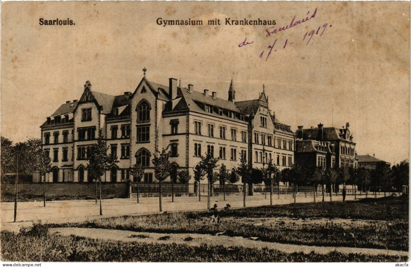 CPA AK Saarlouis Gymnasium Mit Krankenhaus GERMANY (939693) - Kreis Saarlouis