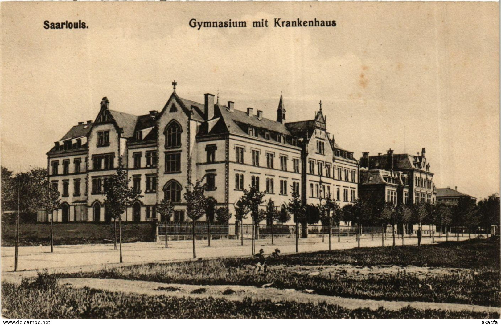 CPA AK Saarlouis Gymnasium Mit Krankenhaus GERMANY (939671) - Kreis Saarlouis