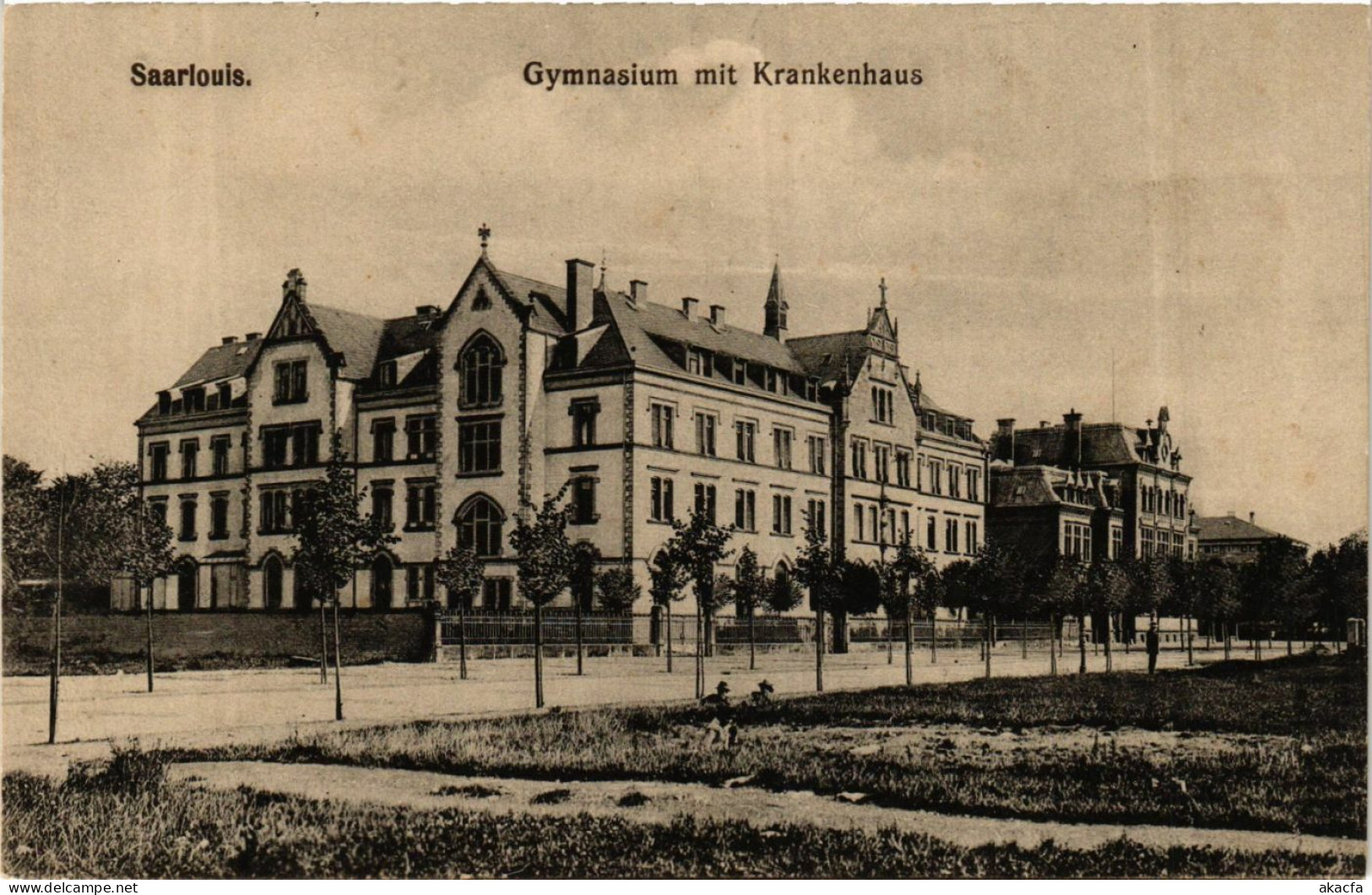 CPA AK Saarlouis Gymnasium Mit Krankenhaus GERMANY (939670) - Kreis Saarlouis