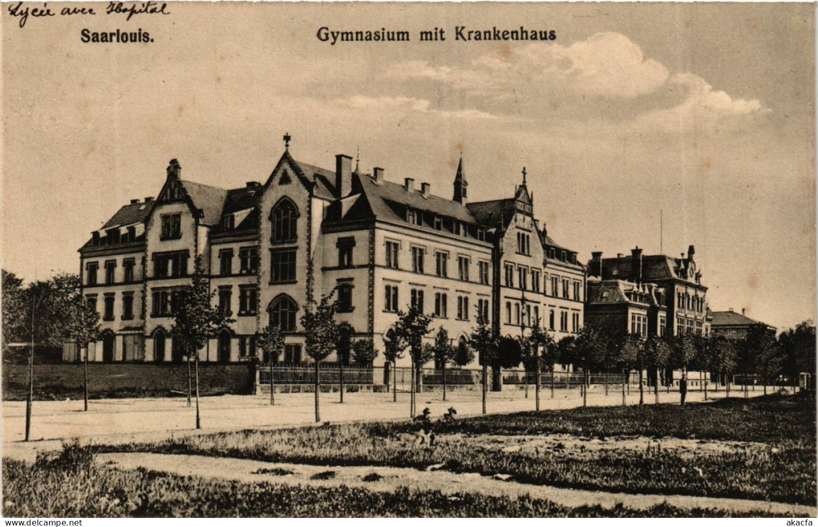 CPA AK Saarlouis Gymnasium Mit Krankenhaus GERMANY (939663) - Kreis Saarlouis