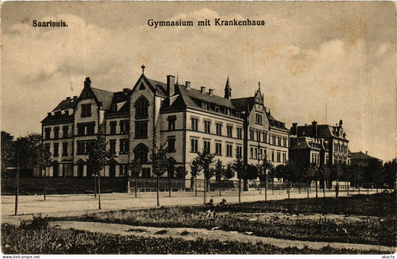 CPA AK Saarlouis Gymnasium Mit Krankenhaus GERMANY (939643) - Kreis Saarlouis