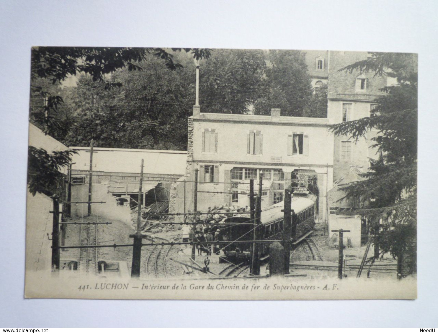 L 5  LUCHON  (Haute-Garonne)  :  Intérieur De La Gare Du Chemin De Fer De Superbagnères   XXX - Luchon