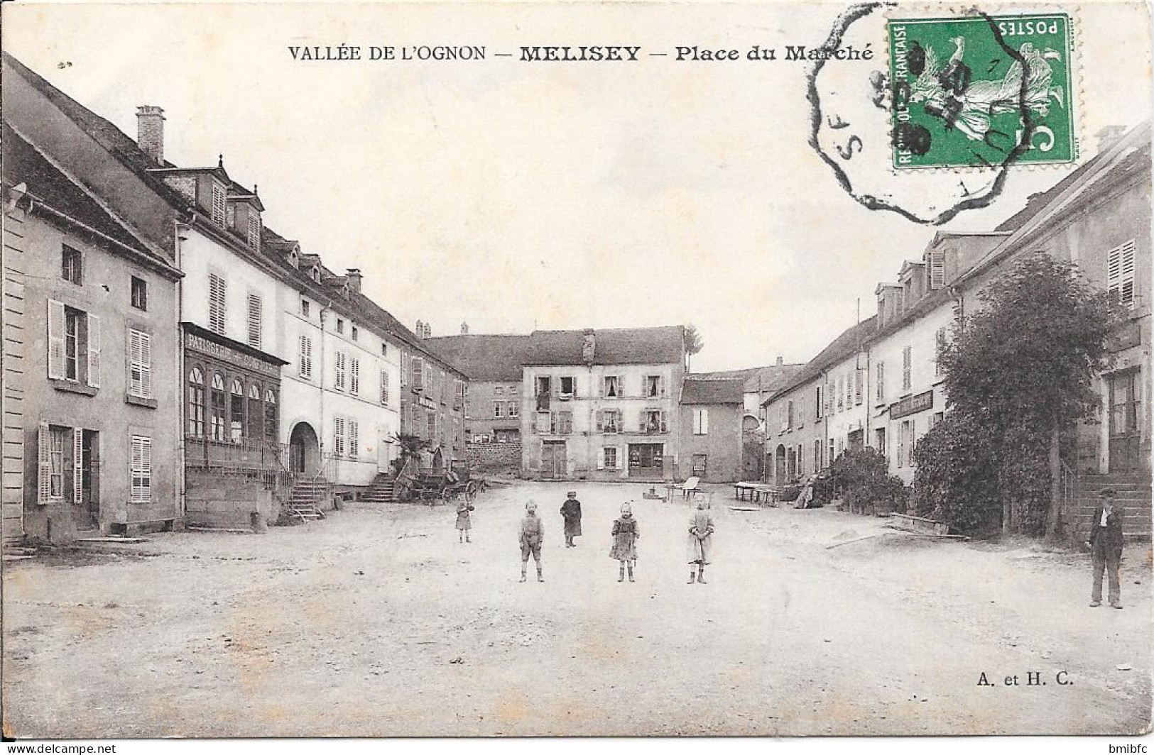 MELISEY - Place Du  Marché - Mélisey