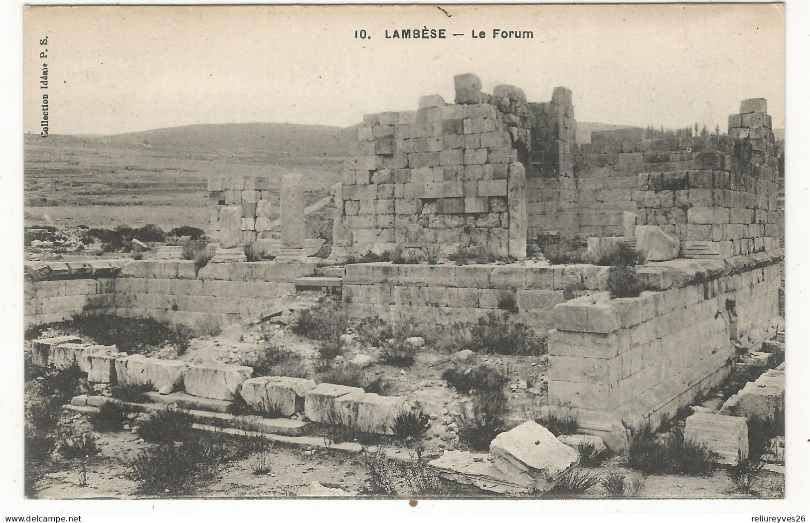 CPA, D.13, N°10,  Lambesc , Le Forum ,Ed. Idéal P.S - Lambesc