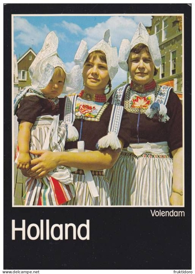 AKEO 71 Esperanto Card Traditional Dress Volendam (the Netherlands) - Tradiciaj Roboj El Volendam (Nederlando) - Esperanto