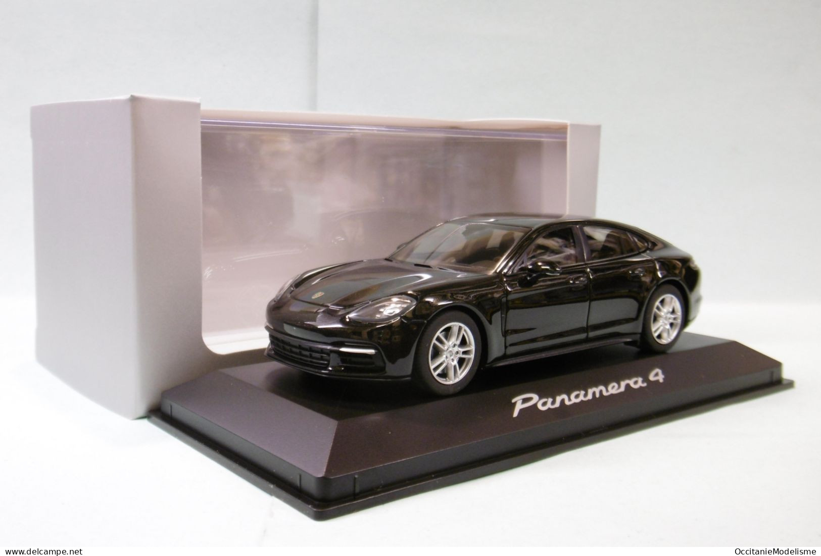 Herpa - PORSCHE PANAMERA 4 Noir Neuf NBO 1/43 - Herpa