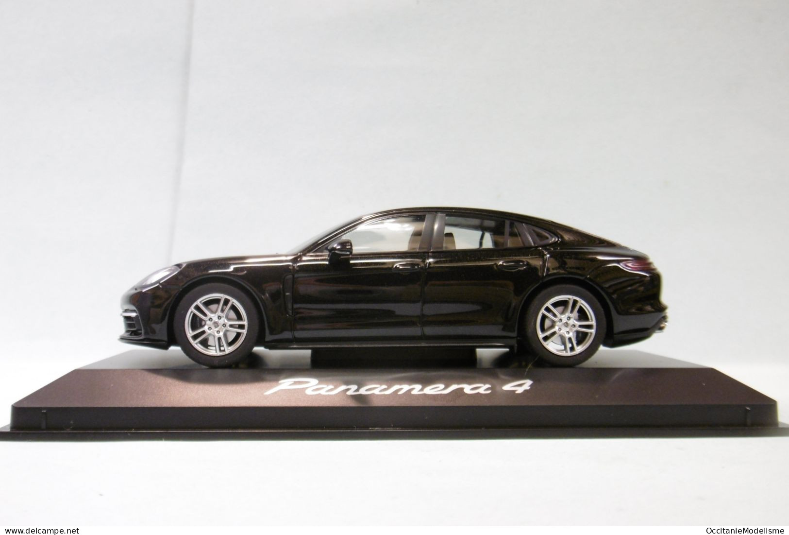 Herpa - PORSCHE PANAMERA 4 Noir Neuf NBO 1/43 - Herpa