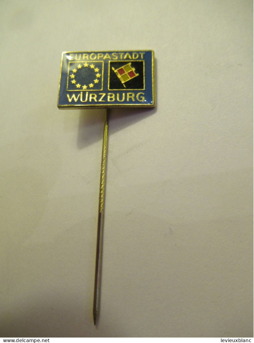 Petite Epinglette / EUROPASTADT/  WURZBURG / Vers 1980-1990     INS105 - Autres & Non Classés