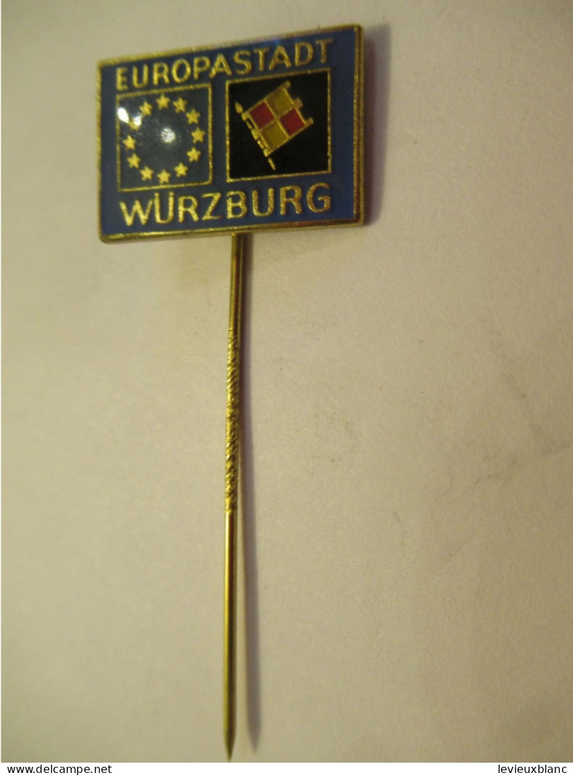 Petite Epinglette / EUROPASTADT/  WURZBURG / Vers 1980-1990     INS105 - Andere & Zonder Classificatie