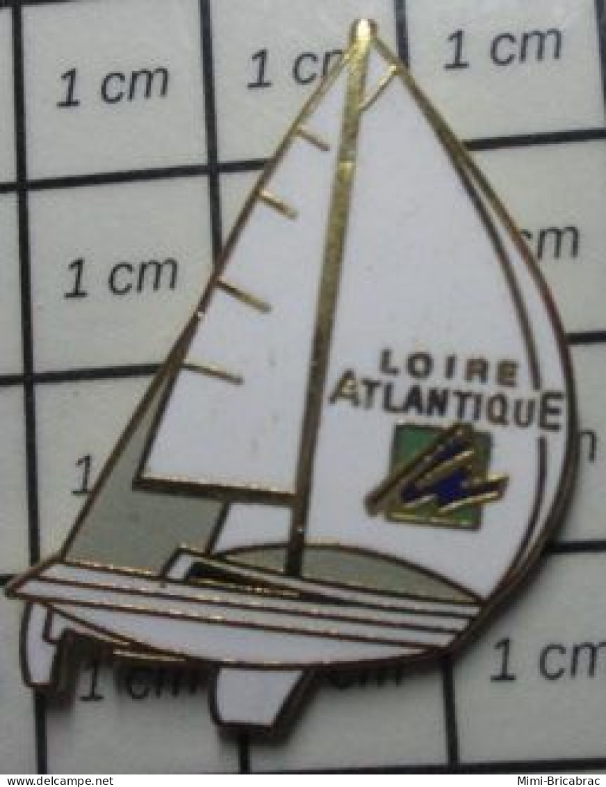 SP15 Pin's Pins / Rare & Belle Qualité !!!  SPORTS / VOILE VOILIER REGATE COURSE LOIRE ATLANTIQUE - Voile