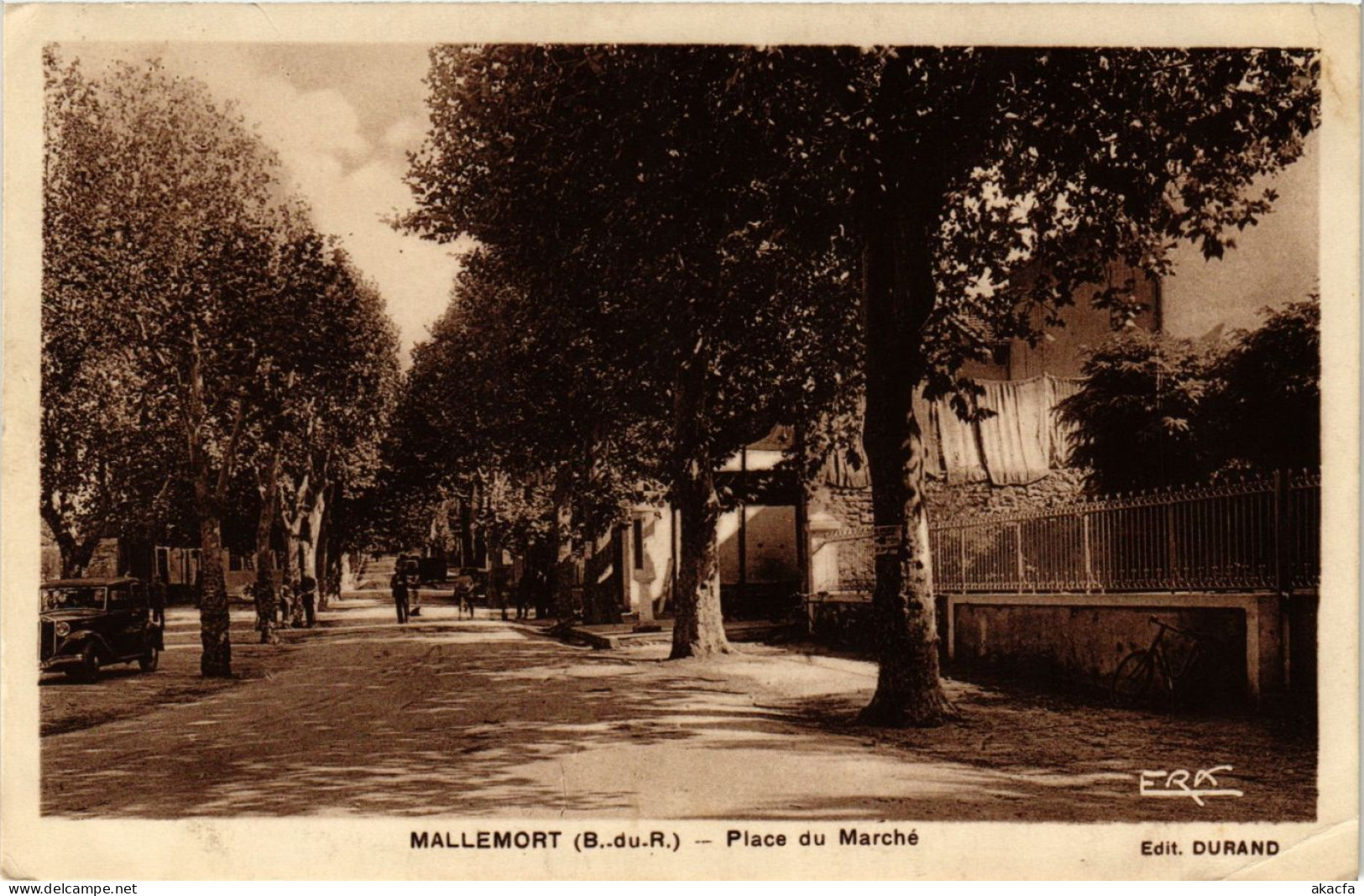 CPA AK MALLEMORT - Place Du Marche (256395) - Mallemort