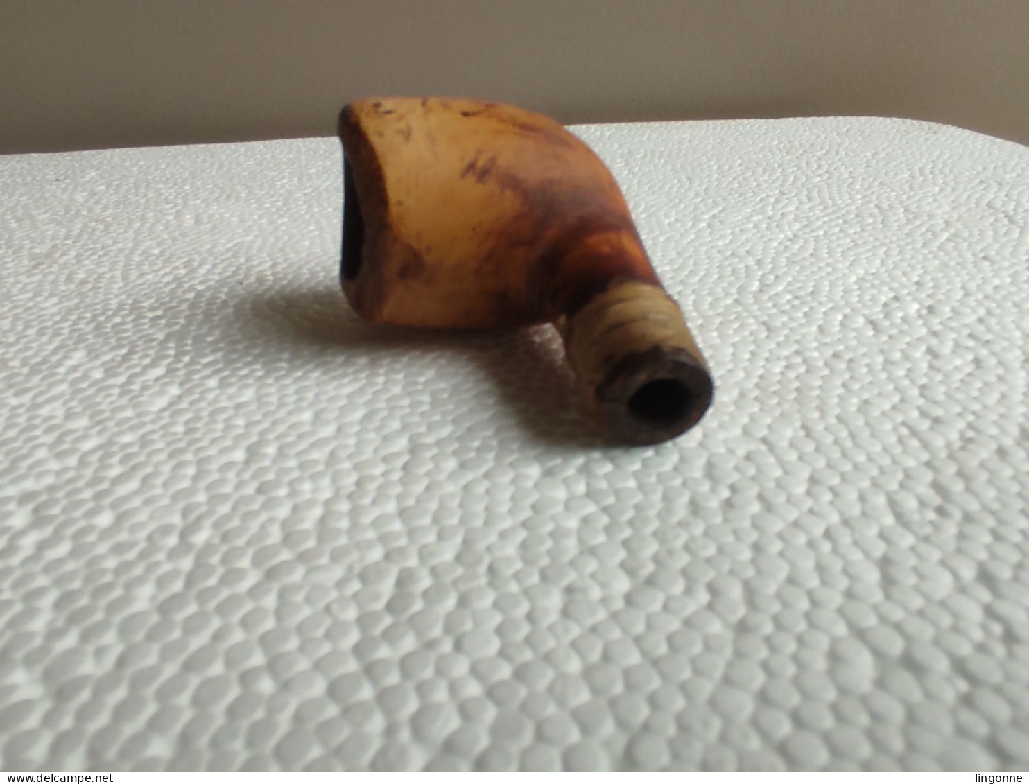 Ancienne PIPE En écume De Mer Sans Embouts Avec Ficelle Au Bout Long 6,1 Cm Env Haut : 4,2 Cm Poids :  31 Grammes - Meerschaumpfeifen