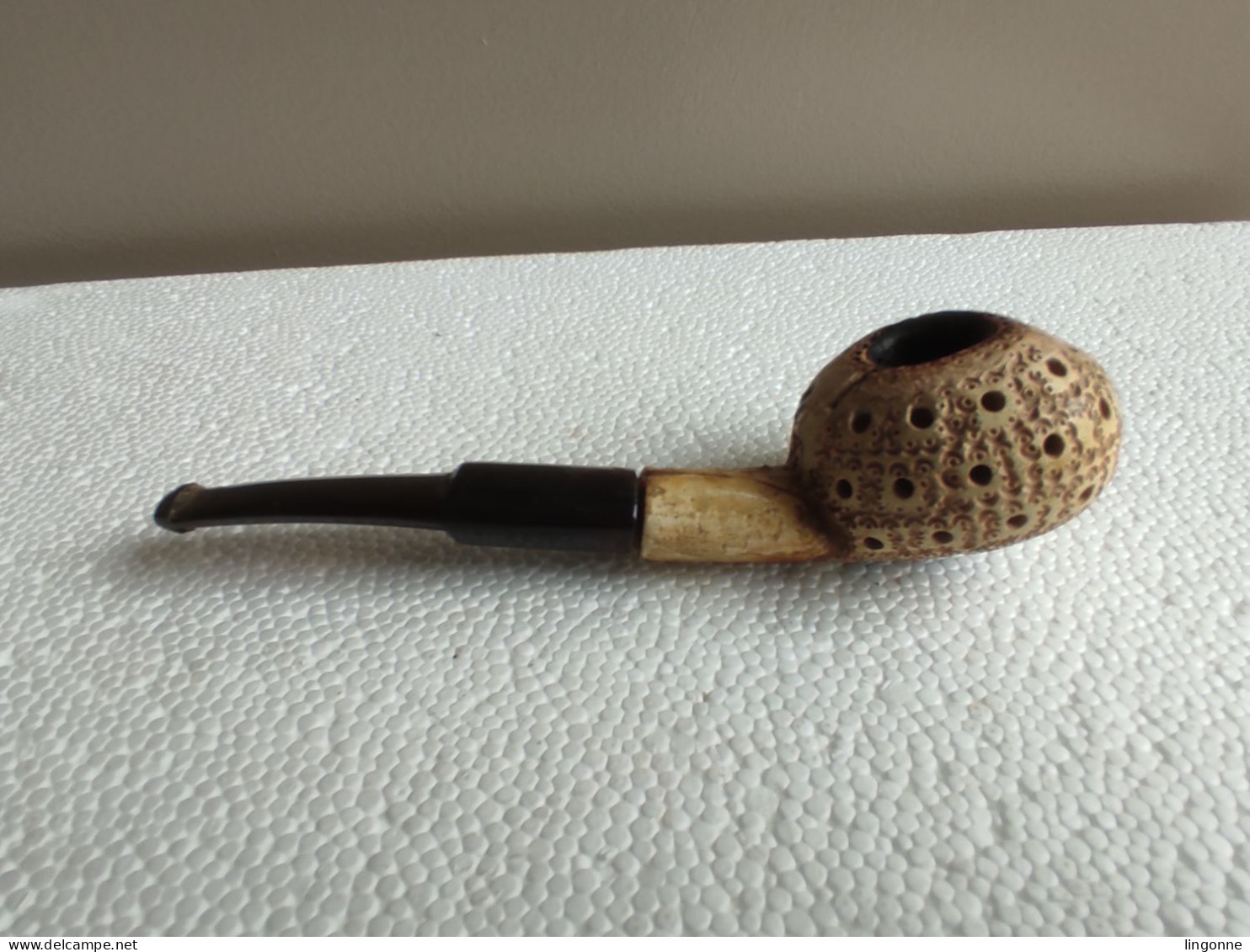 Ancienne PIPE En écume De Mer Bloc Sculpté à La Main Long 15,5 Cm Env Diamètre 5,1 Cm Env Haut 3,5 Env Poids 53 Grammes - Meerschaum Pipes