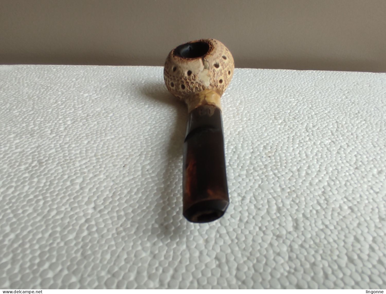 Ancienne PIPE En écume De Mer Bloc Sculpté à La Main Long 15,5 Cm Env Diamètre 5,1 Cm Env Haut 3,5 Env Poids 53 Grammes - Meerschaumpfeifen