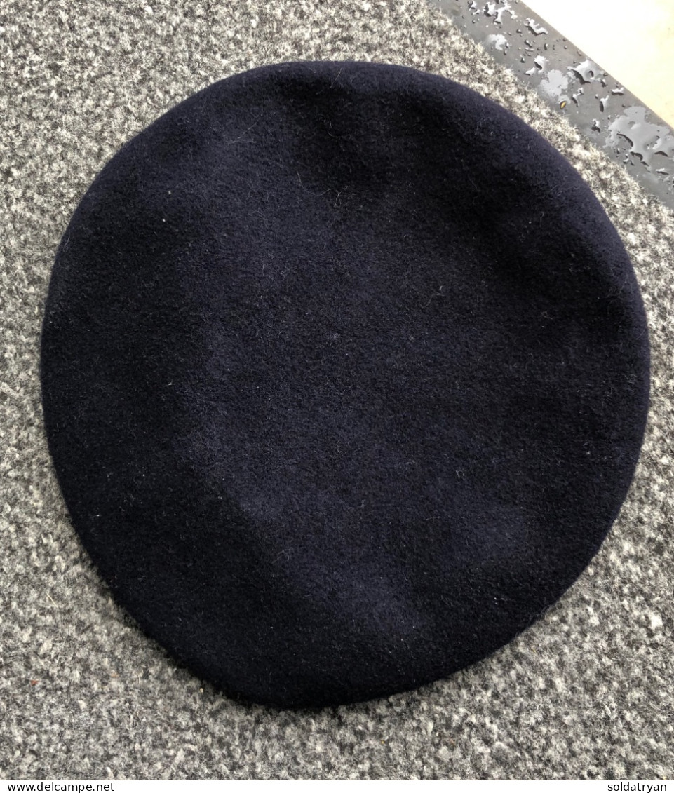 BERET BLEU FONCE ARMÉE FRANÇAISE TAILLE 54 ÉTAT NEUF 1988 - Casques & Coiffures