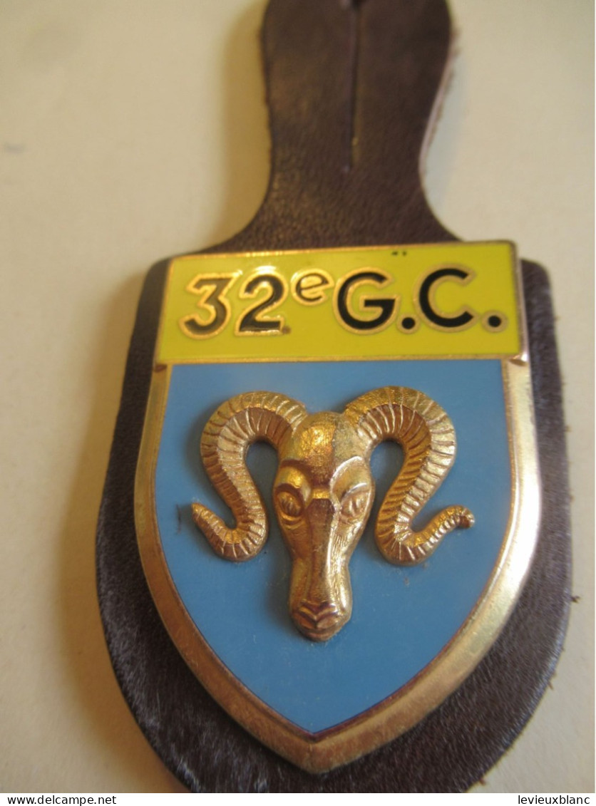 Insigne De Régiment / Avec Cuir /Tête De Bouc / 32éme Groupement De Camp/ Delsart / Vers 1970-80  PUC25 - Esercito