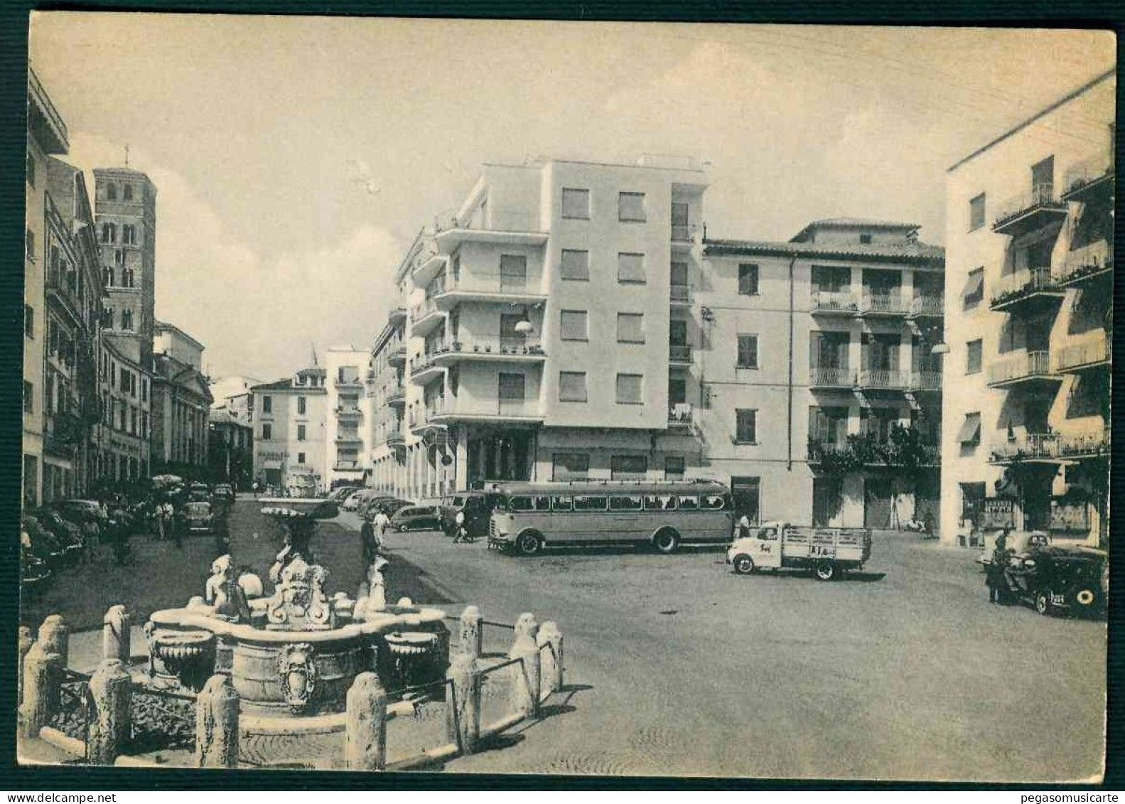 VX067 - VELLETRI ROMA - FONTANA DEL BERNINI E PIAZZA CAIROLI - ANIMATA AUTO CAR AUTOBUS CAMION 1950 CIRCA - Velletri