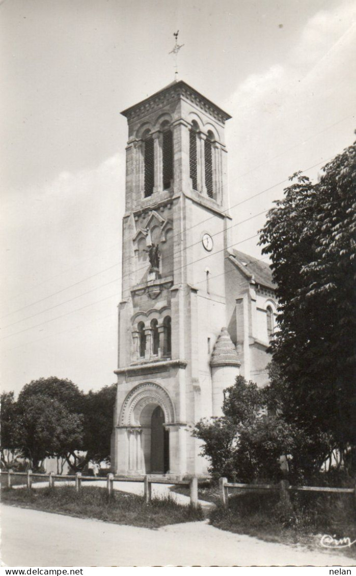 COURTOMER - VUE DE L EGLISE -  F.P. - Courtomer