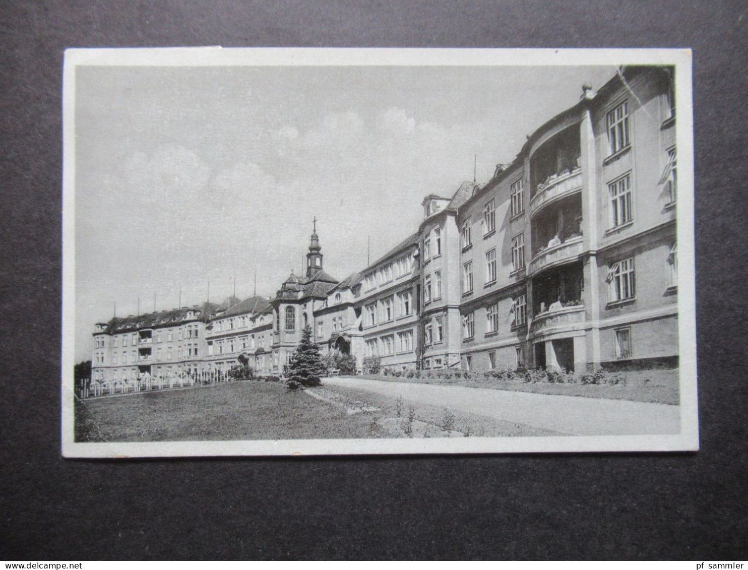DR Böhmen Und Mähren 1942 Foto AK Sanatorium Na Plesi Mit Hitler Marke Eckrand Und Rahmenstempel - Cartas & Documentos
