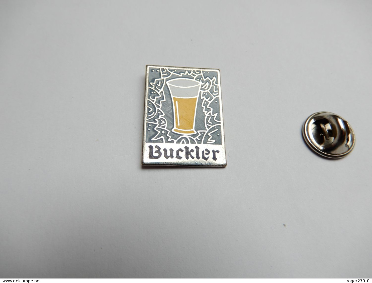 Beau Pin's , Bière Buckler , Beer , Signé Ralf - Bière