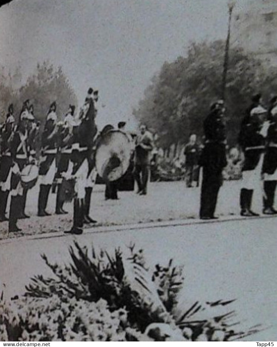 Livret de 20 Cartes Photos sur la libération de Paris 19/26/Août 1944 >Peut commun> Voir aussi Militaria 34436 >Tv 8 Mil