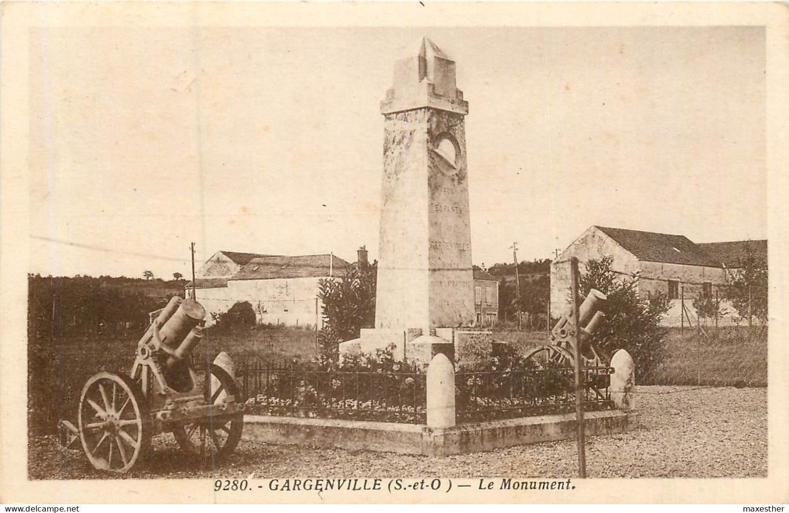 GARGENVILLE Le Monument - Gargenville