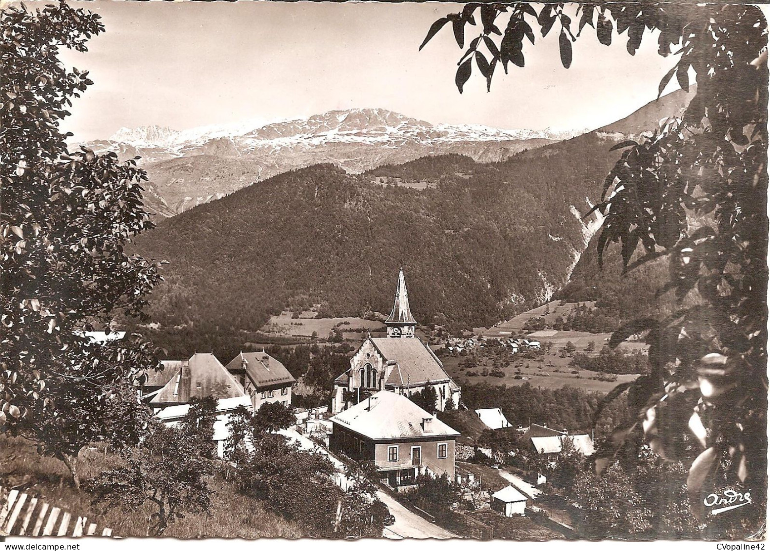 ALLEMONT (38) L'Eglise Et Le Massif Des Grandes Rousses En 1965  CPSM GF - Allemont