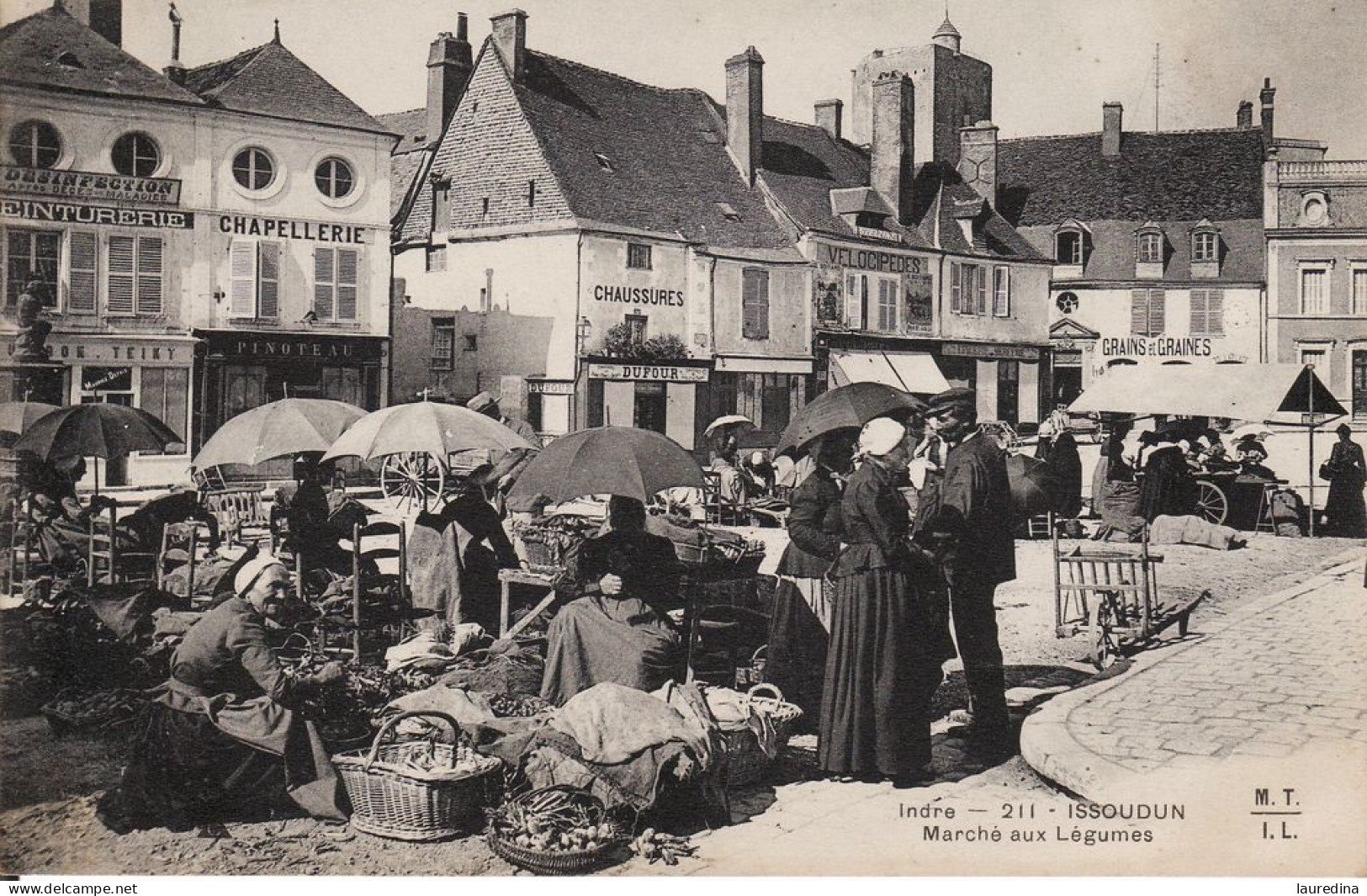 CP INDRE - ISSOUDUN N°211 MARCHE AUX LEGUMES - ECRITE EN 1904 - Marchés