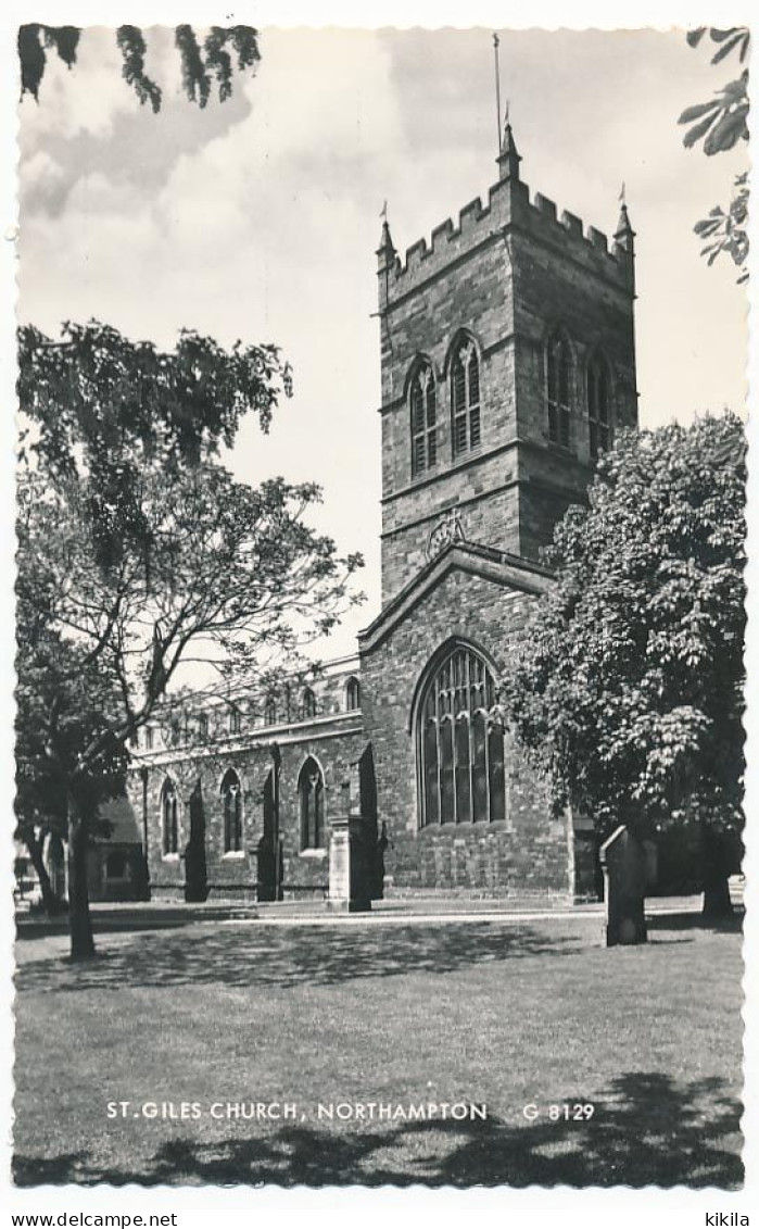 CPSM Dentelée 9 X 14  Grande Bretagne Angleterre (26) NORTHAMPTON  St Gilles Church  Eglise - Northamptonshire