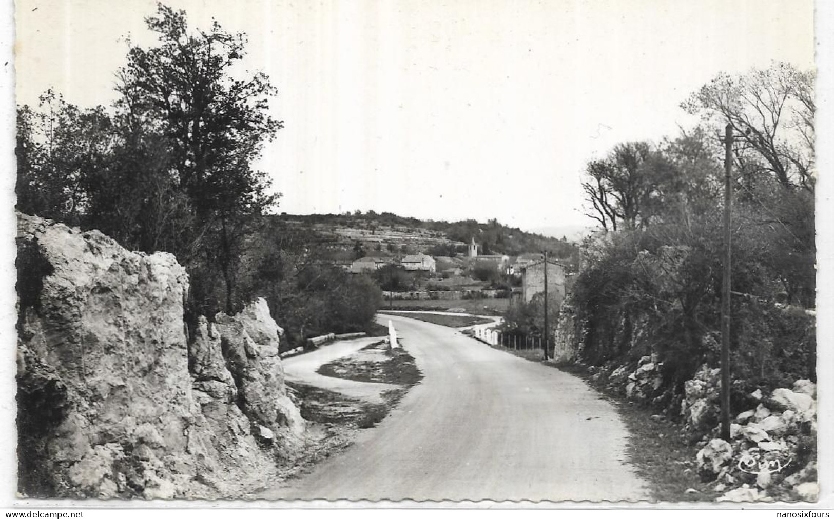 D 83.  LA ROQUEBRUSSANNE. LA NOUVELLE ROUTE DE MAZAUGUES - La Roquebrussanne