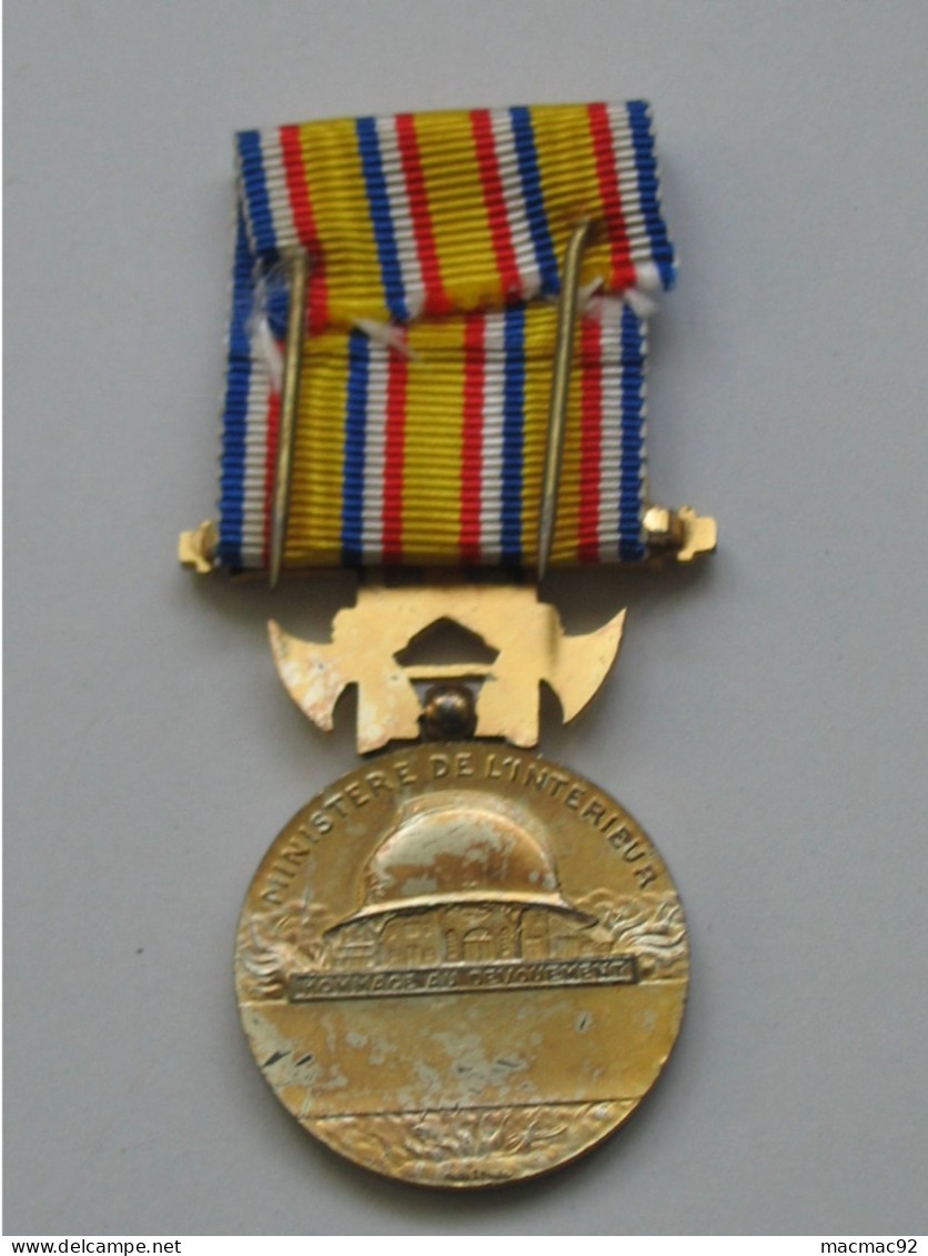 Médaille / Décoration Ministère De L'intérieur - Hommage Au Dévouement  - Bazor 1935  **** EN ACHAT IMMEDIAT **** - Frankrijk