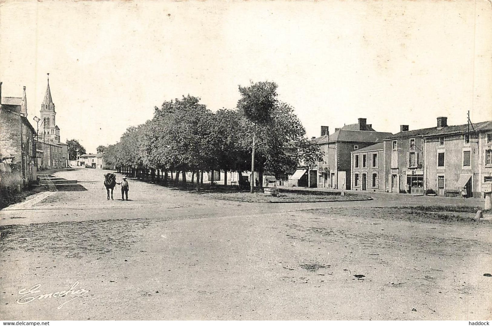 THENEZAY : LES PROMENADES VERS LA MAIRIE ET L'EGLISE - Thenezay