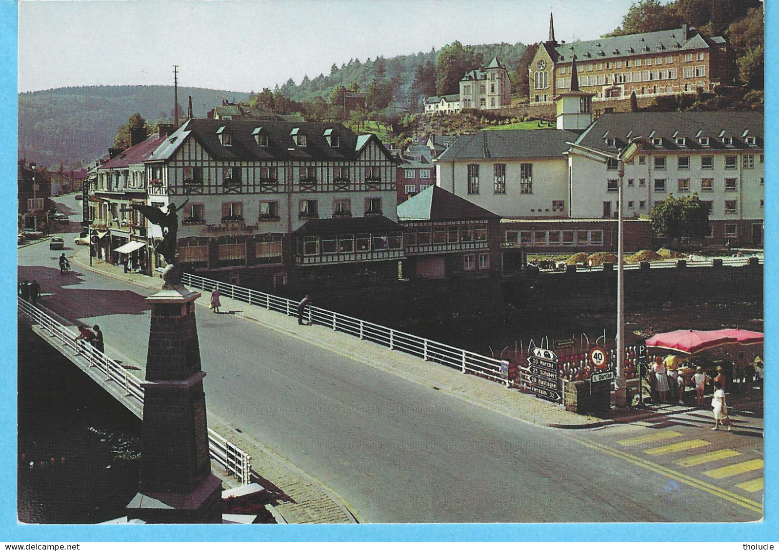 La Roche En Ardenne-+/-1970-Le Pont Sur L'Ourthe-le Monument Aux Morts Et L'Hôtel Du Nord (Colombages) - La-Roche-en-Ardenne